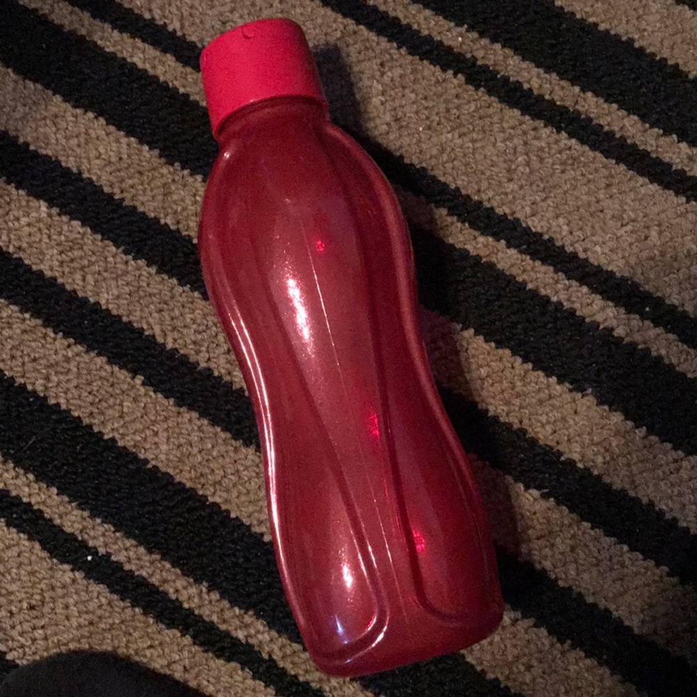 Red lover ♥️ Tupperware bottle